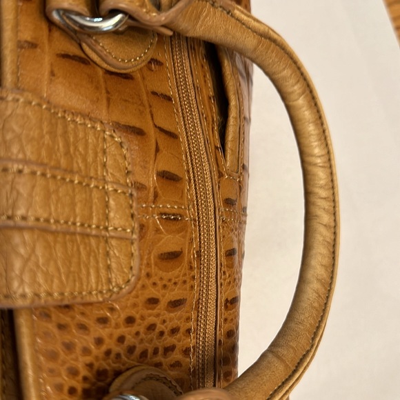 Madi Claire Satchel - Picture 16 of 16